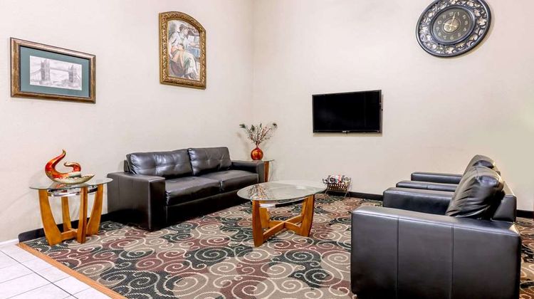Super 8 Pine Bluff Lobby