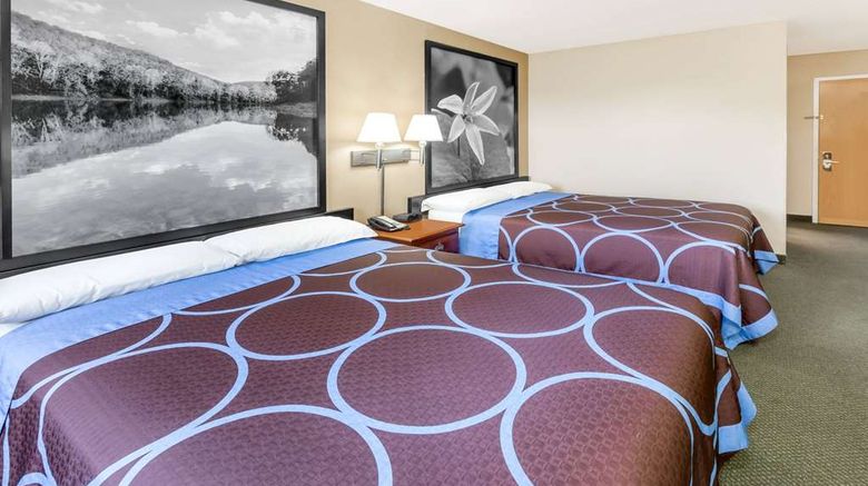 <b>Super 8 Pine Bluff Room</b>. Images powered by <a href="https://iceportal.shijigroup.com/" title="IcePortal" target="_blank">IcePortal</a>.