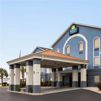 Days Inn and Suites Prattville