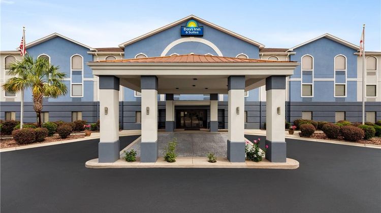 Days Inn and Suites Prattville Exterior