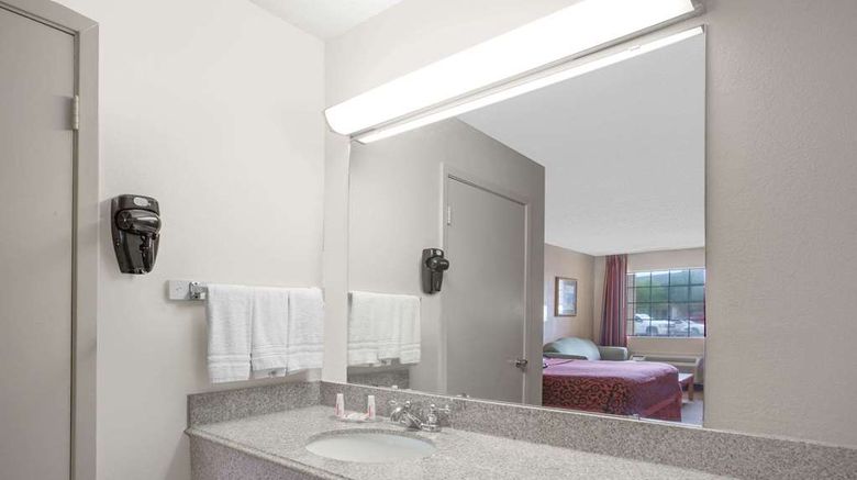 <b>Days Inn Ruston LA Room</b>. Images powered by <a href="https://iceportal.shijigroup.com/" title="IcePortal" target="_blank">IcePortal</a>.