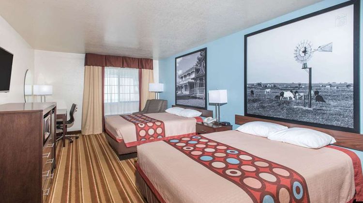 Super 8 Claremore OK Room