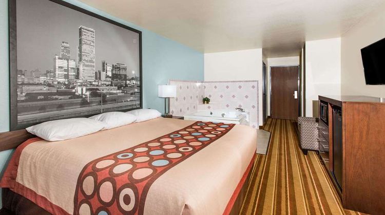 Super 8 Claremore OK Suite