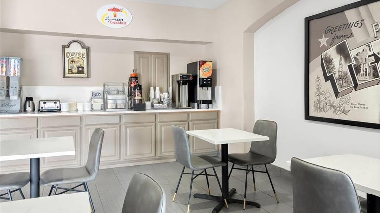 <b>Super 8 Fort Worth North/Meacham Blvd Restaurant</b>. Images powered by <a href="https://iceportal.shijigroup.com/" title="IcePortal" target="_blank">IcePortal</a>.