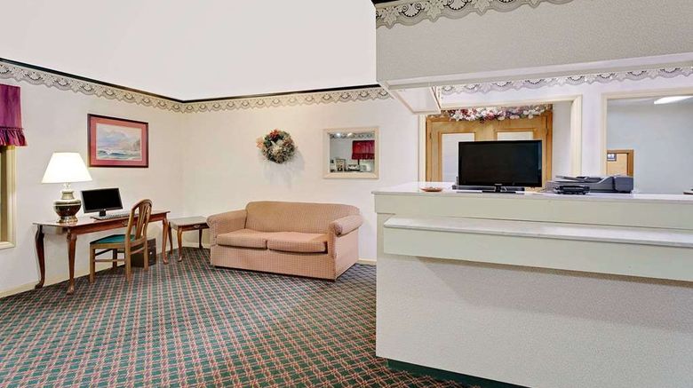 <b>Super 8 Hillsville Lobby</b>. Images powered by <a href="https://iceportal.shijigroup.com/" title="IcePortal" target="_blank">IcePortal</a>.