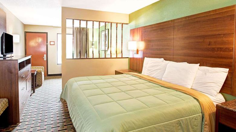 <b>Days Inn Conover/Hickory Room</b>. Images powered by <a href="https://iceportal.shijigroup.com/" title="IcePortal" target="_blank">IcePortal</a>.