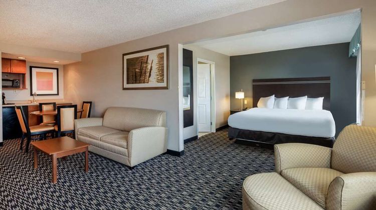 Wingate by Wyndham Gillette Suite