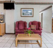 Days Inn Bedford Lobby