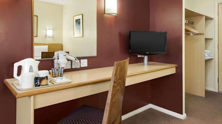 Days Inn Warwick South M40 Room
