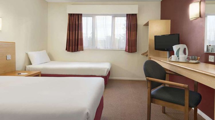 Days Inn Warwick South M40 Room