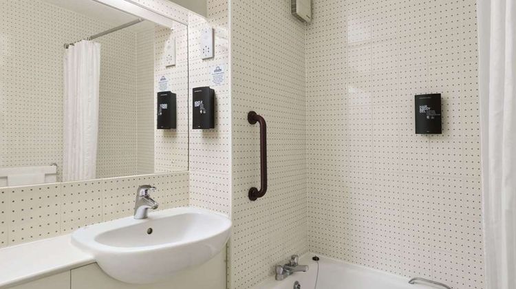 Days Inn Warwick South M40 Room