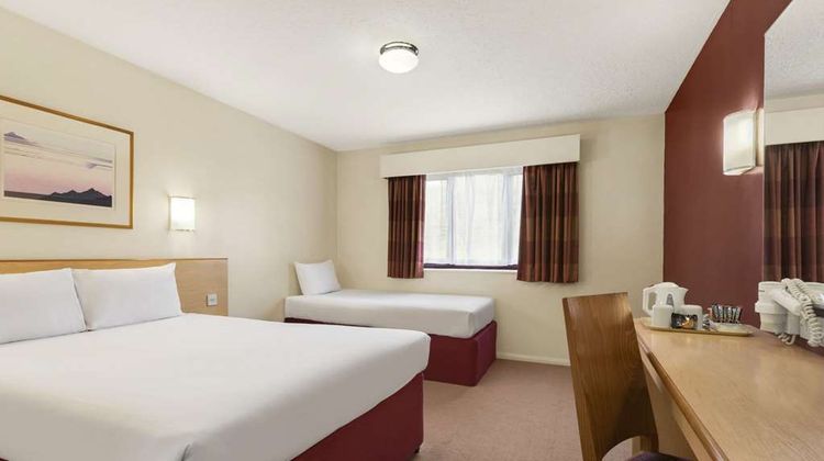 Days Inn Warwick South M40 Room