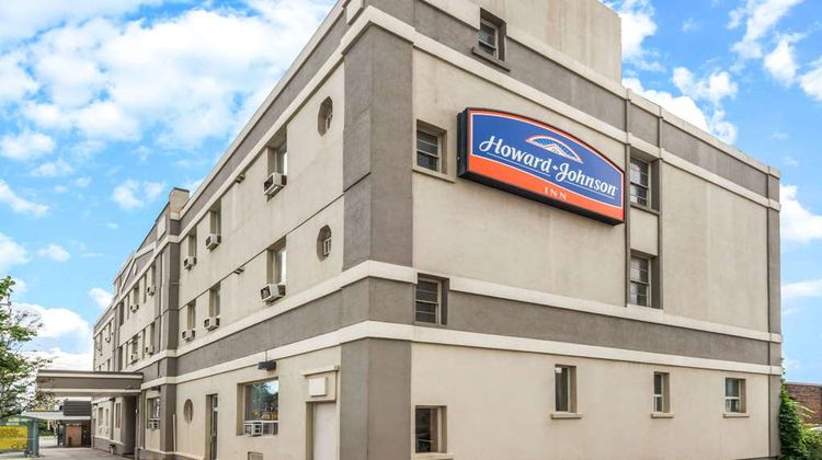 Howard Johnson Inn Toronto Downtown West Exterior