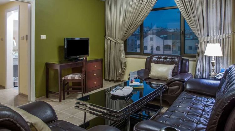 Days Inn Hotel Suites Amman Room