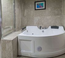 Days Inn Hotel Suites Amman Room