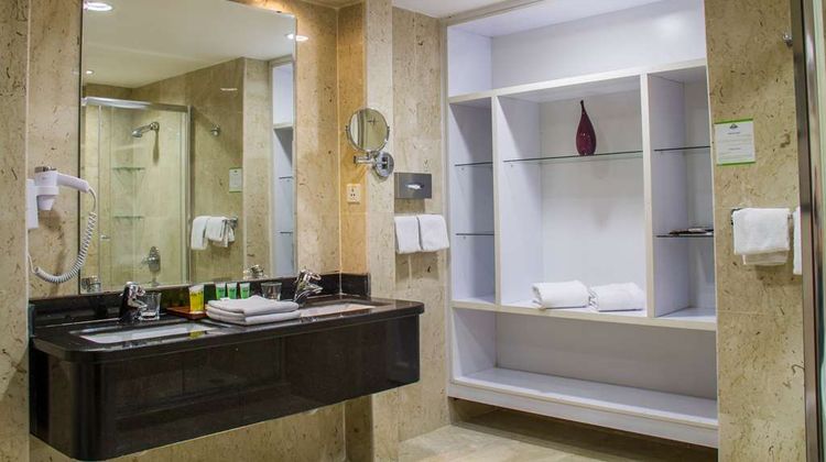 Days Inn Hotel Suites Amman Room
