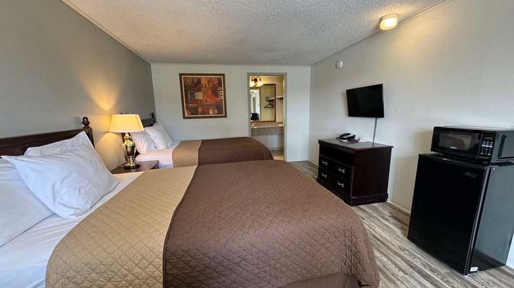 Knights Inn Bridgeport Room