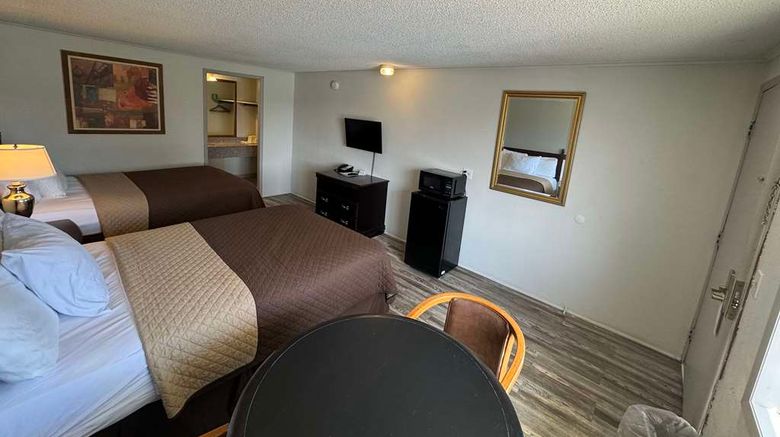 <b>Knights Inn Bridgeport Room</b>. Images powered by <a href="https://iceportal.shijigroup.com/" title="IcePortal" target="_blank">IcePortal</a>.