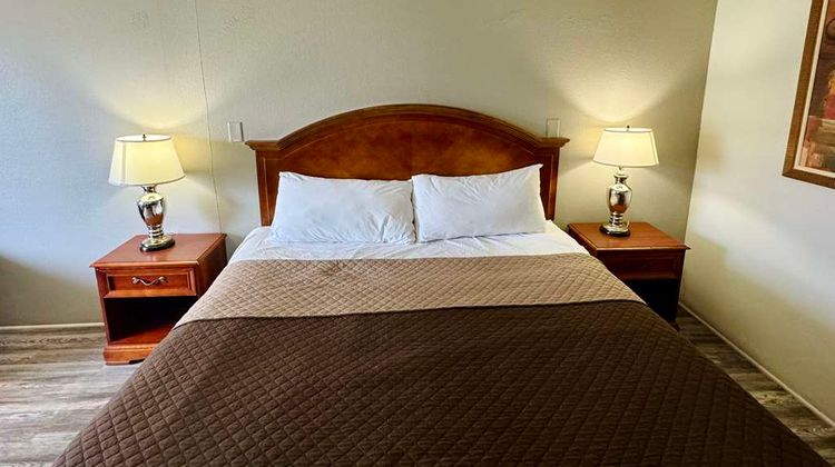 Knights Inn Bridgeport Room