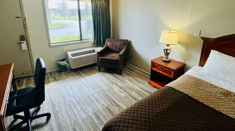 Knights Inn Bridgeport Room