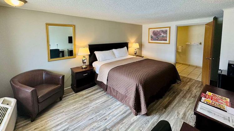 Knights Inn Bridgeport Room