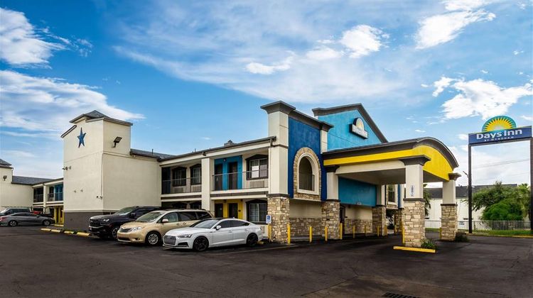 Days Inn Houston East Exterior
