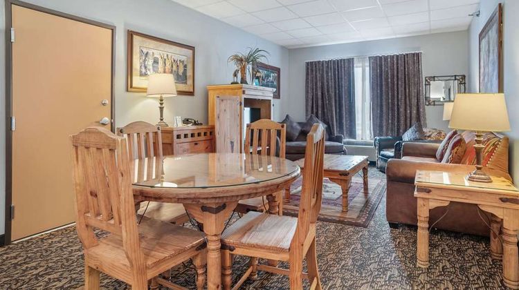 Elevation Inn & Suites Suite