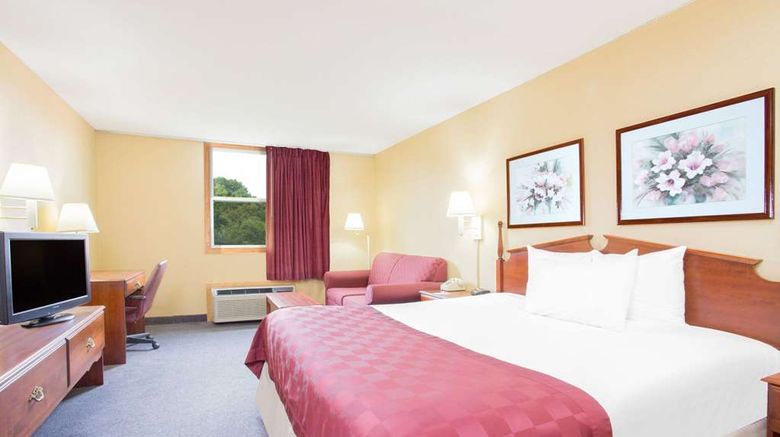 <b>Ramada Angola/Fremont Area Room</b>. Images powered by <a href="https://iceportal.shijigroup.com/" title="IcePortal" target="_blank">IcePortal</a>.