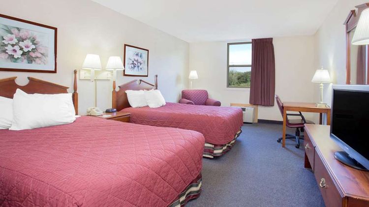 Ramada Angola/Fremont Area Room