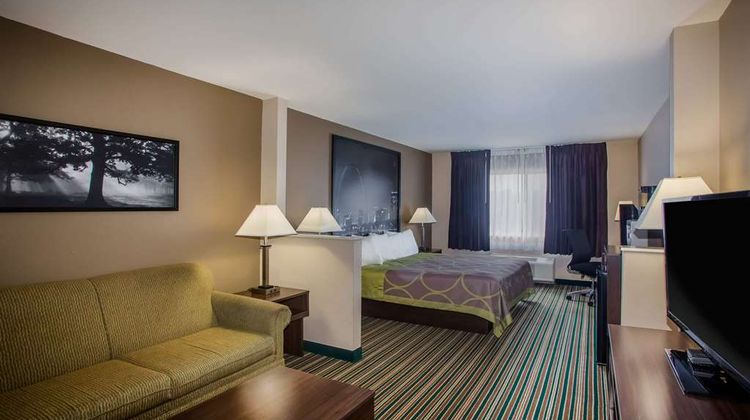 Super 8 Union Suite