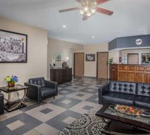 Super 8 Union Lobby