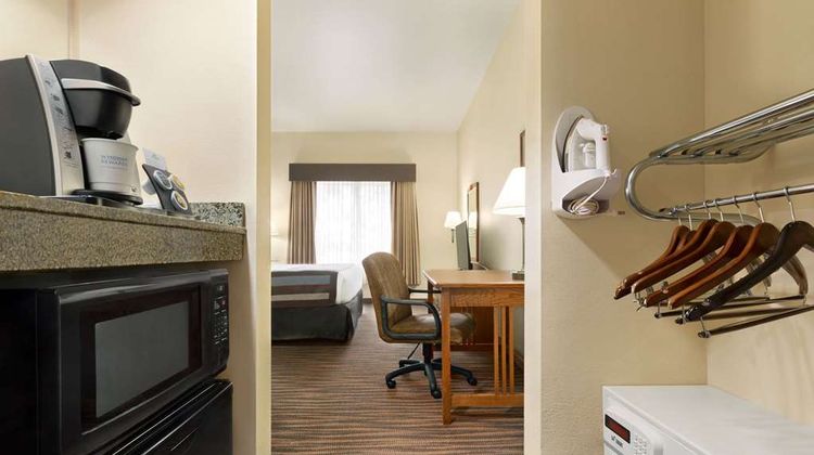 Wingate by Wyndham Greenwood Village Room
