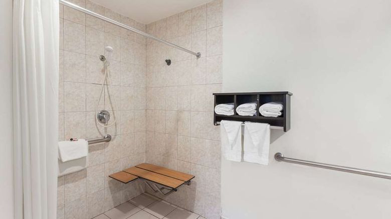 <b>Howard Johnson Express Inn National City Room</b>. Images powered by <a href="https://iceportal.shijigroup.com/" title="IcePortal" target="_blank">IcePortal</a>.