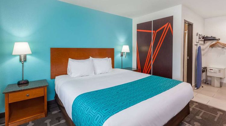 Howard Johnson Express Inn National City Room