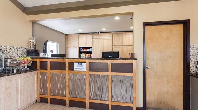 Howard Johnson Express Inn National City Lobby