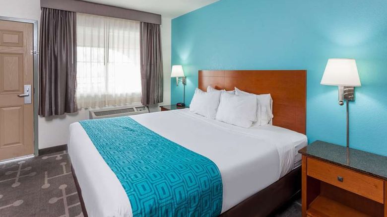 <b>Howard Johnson Express Inn National City Room</b>. Images powered by <a href="https://iceportal.shijigroup.com/" title="IcePortal" target="_blank">IcePortal</a>.