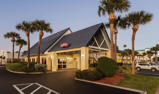 Days Inn Cocoa Beach Port Canaveral Exterior