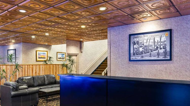 Super 8 Fallon Lobby