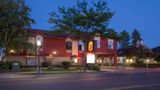 Super 8 Macknaw City/Beachfront Area Exterior