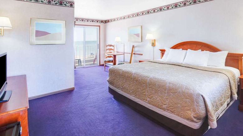 <b>Super 8 Macknaw City/Beachfront Area Room</b>. Images powered by <a href="https://iceportal.shijigroup.com/" title="IcePortal" target="_blank">IcePortal</a>.