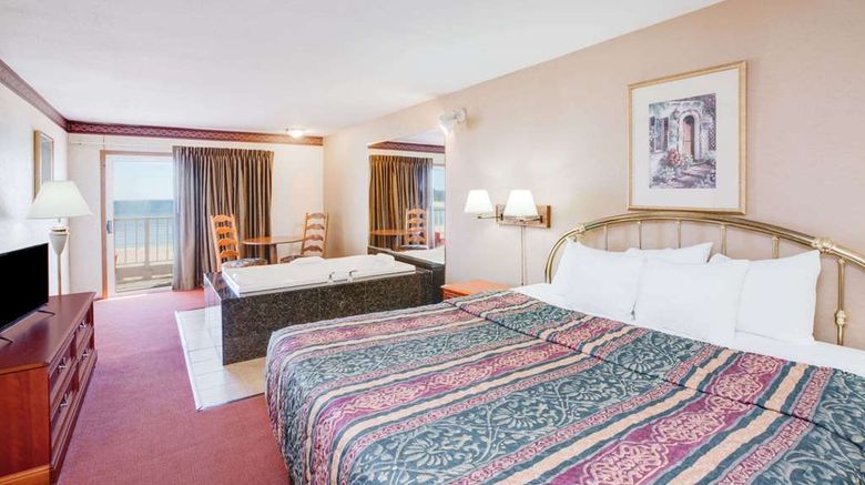 <b>Super 8 Macknaw City/Beachfront Area Room</b>. Images powered by <a href="https://iceportal.shijigroup.com/" title="IcePortal" target="_blank">IcePortal</a>.