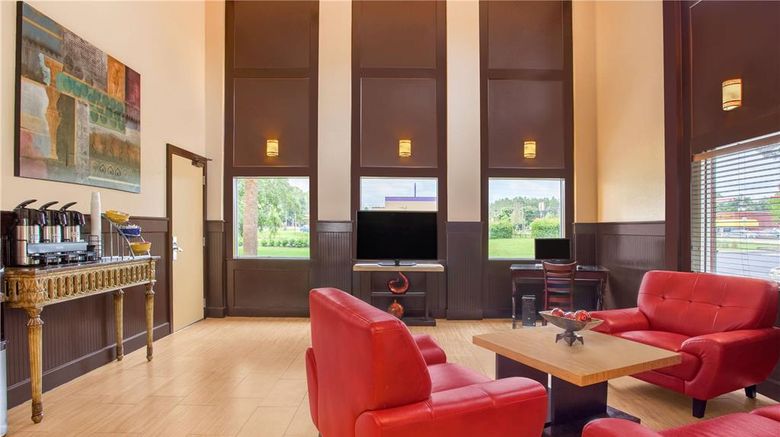 <b>Days Inn Brooksville Lobby</b>. Images powered by <a href="https://iceportal.shijigroup.com/" title="IcePortal" target="_blank">IcePortal</a>.