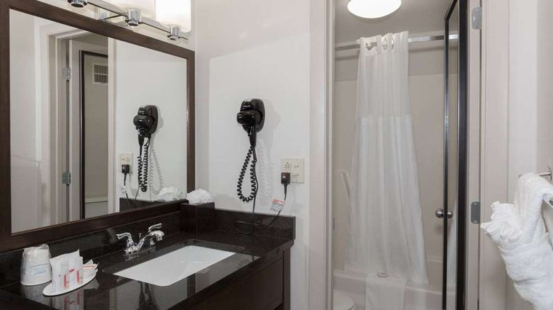 <b>Ramada Boston Room</b>. Images powered by <a href="https://iceportal.shijigroup.com/" title="IcePortal" target="_blank">IcePortal</a>.