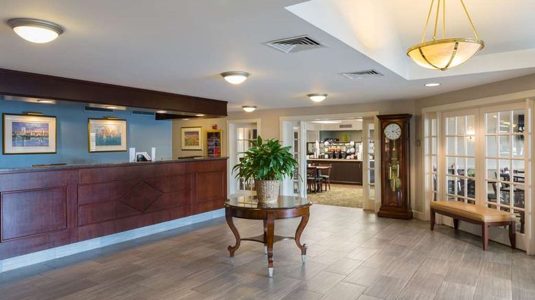 <b>Ramada Boston Lobby</b>. Images powered by <a href="https://iceportal.shijigroup.com/" title="IcePortal" target="_blank">IcePortal</a>.