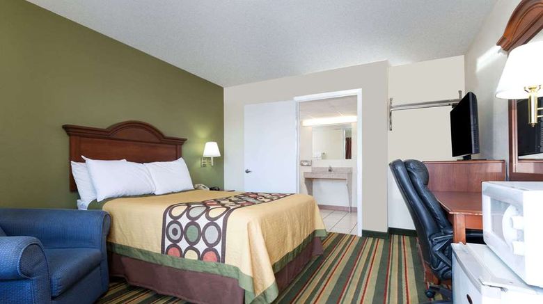<b>Baymont by Wyndham Troy Room</b>. Images powered by <a href="https://iceportal.shijigroup.com/" title="IcePortal" target="_blank">IcePortal</a>.