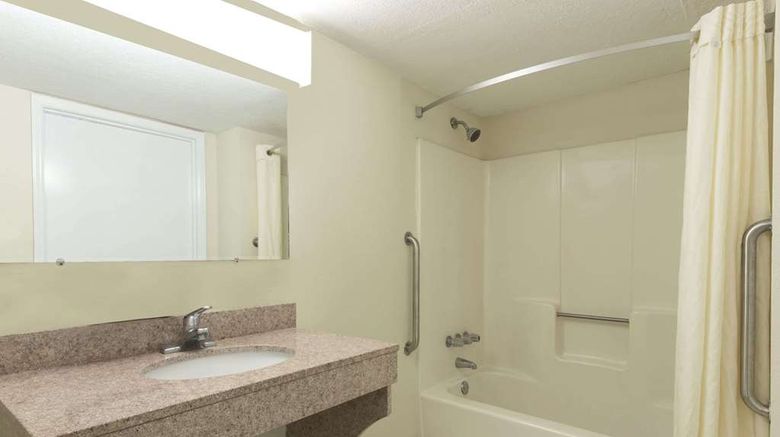 <b>Baymont by Wyndham Troy Room</b>. Images powered by <a href="https://iceportal.shijigroup.com/" title="IcePortal" target="_blank">IcePortal</a>.
