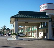 Baymont by Wyndham Troy Exterior
