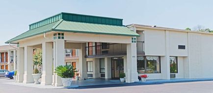 Baymont by Wyndham Troy Exterior