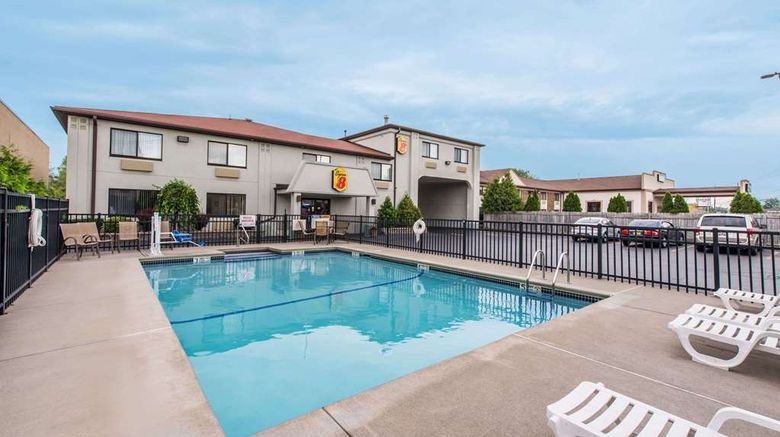 <b>Super 8 Niagara Falls/Buffalo Area Pool</b>. Images powered by <a href="https://iceportal.shijigroup.com/" title="IcePortal" target="_blank">IcePortal</a>.