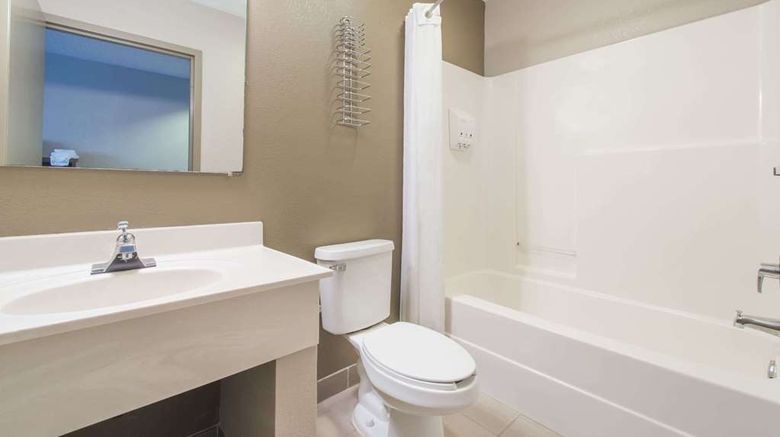 <b>Super 8 Niagara Falls/Buffalo Area Room</b>. Images powered by <a href="https://iceportal.shijigroup.com/" title="IcePortal" target="_blank">IcePortal</a>.
